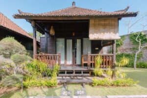 Villa with Garden View