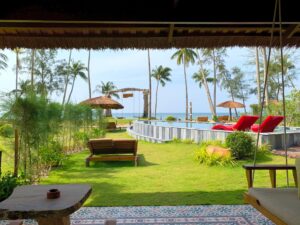 Beachfront Villa with Private Pool – 1 Bedroom